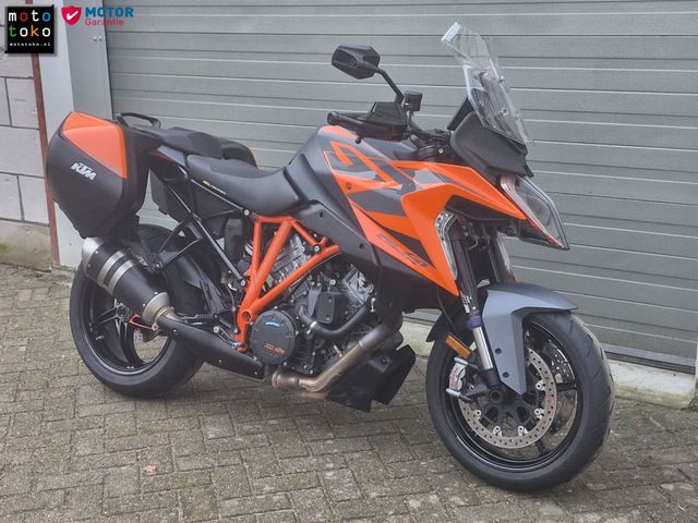 ktm - 1290-super-duke-gt