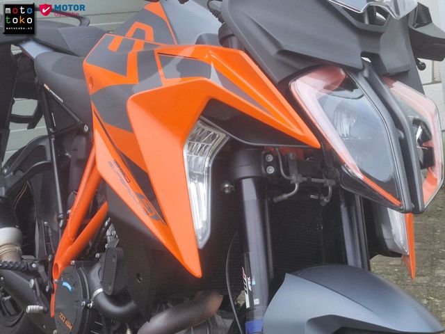 ktm - 1290-super-duke-gt