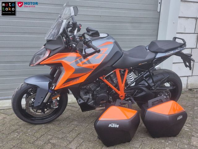 ktm - 1290-super-duke-gt