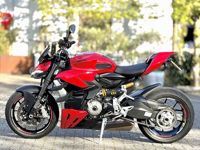 ducati - streetfighter-v2