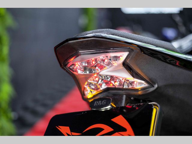 kawasaki - z900