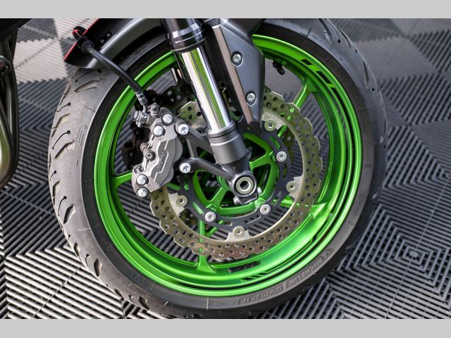 kawasaki - z900