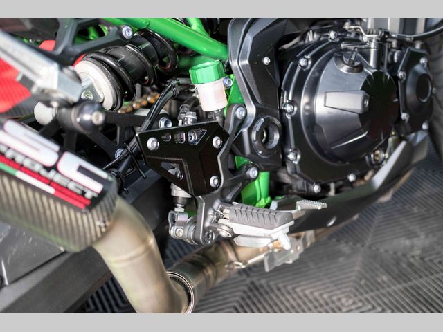 kawasaki - z900