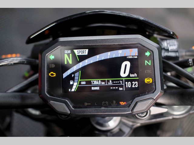 kawasaki - z900