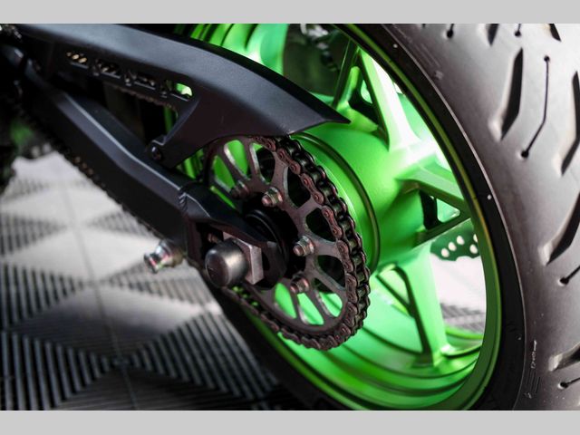 kawasaki - z900