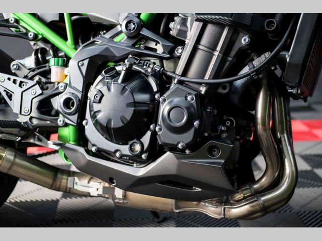 kawasaki - z900
