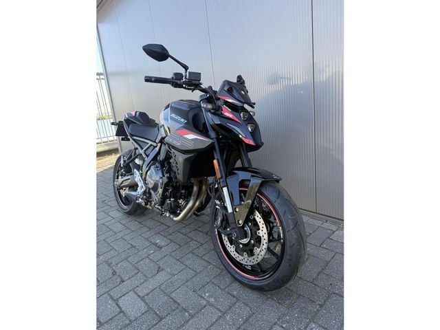 suzuki - gsx-8s