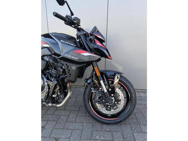 suzuki - gsx-8s