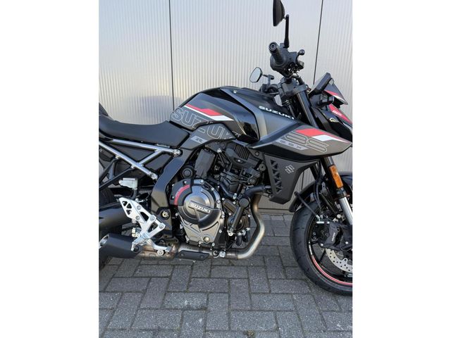 suzuki - gsx-8s