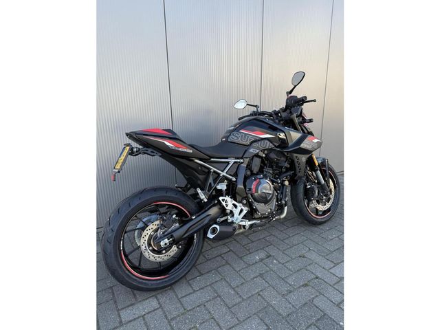 suzuki - gsx-8s