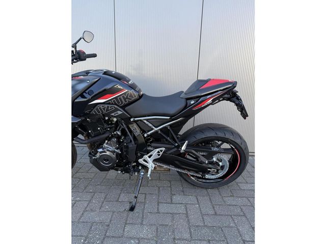 suzuki - gsx-8s
