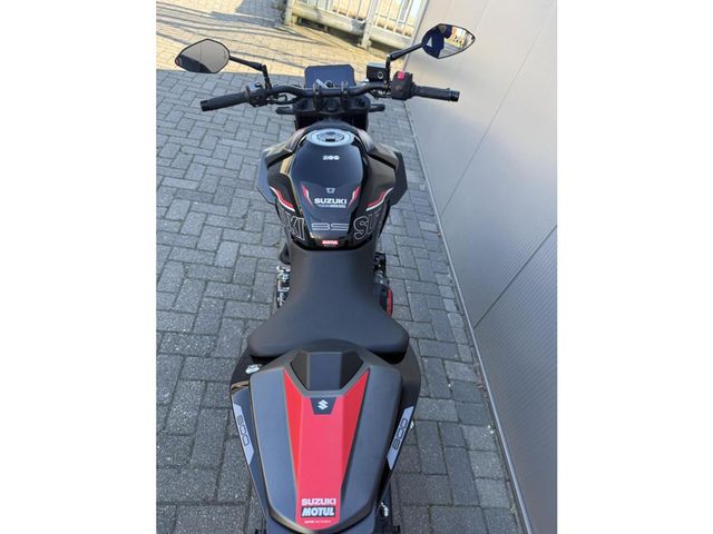suzuki - gsx-8s