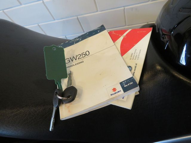 suzuki - gw-250
