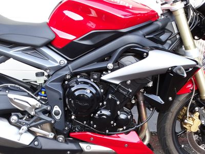 TRIUMPH STREET TRIPLE 675 – foto 2
