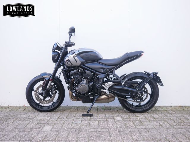 triumph - trident-660