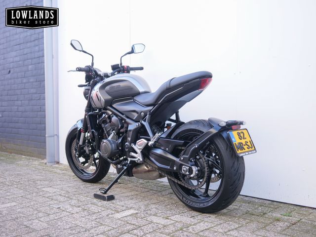 triumph - trident-660