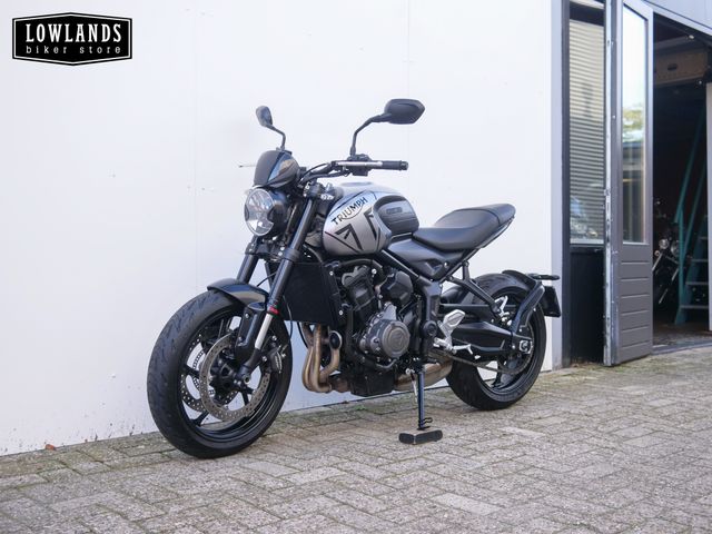 triumph - trident-660