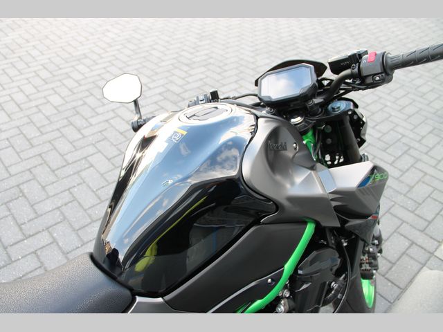 kawasaki - z900