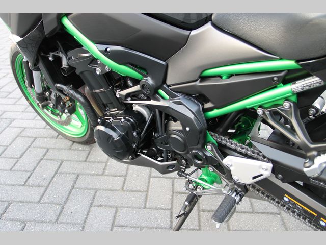 kawasaki - z900