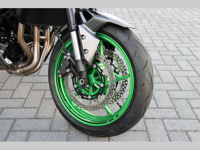 kawasaki - z900