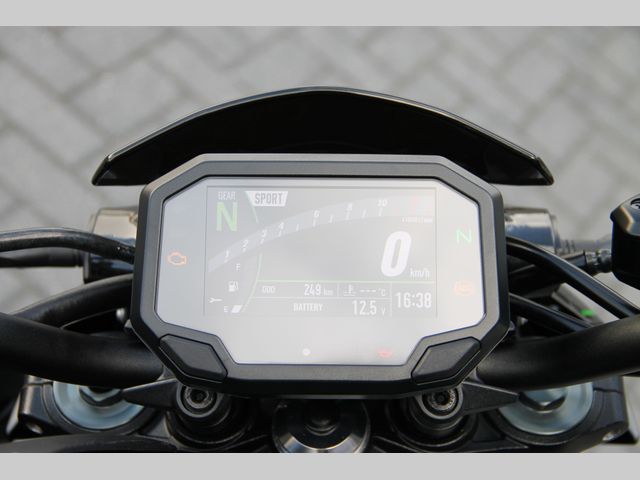 kawasaki - z900