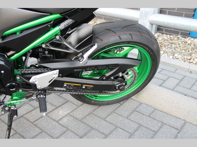 kawasaki - z900