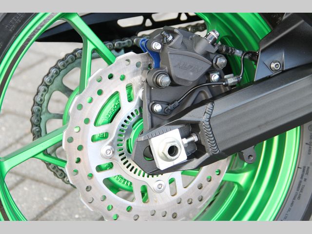 kawasaki - z900