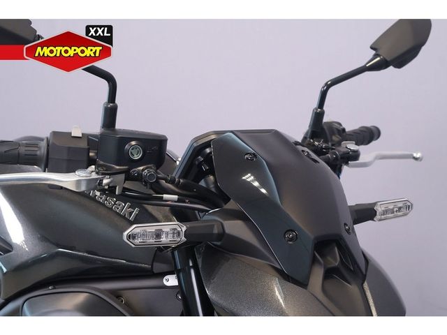 kawasaki - z900