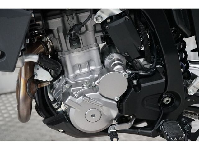 suzuki - dr-z-4-s