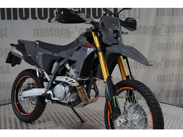 suzuki - dr-z-4-s