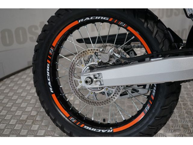 suzuki - dr-z-4-s