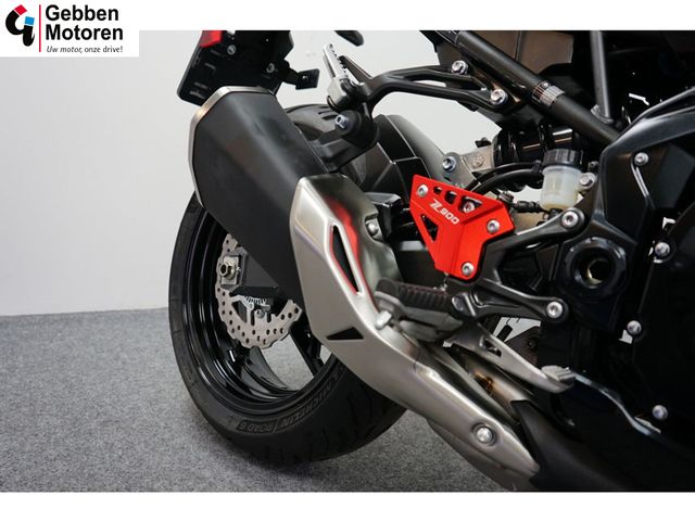 kawasaki - z900