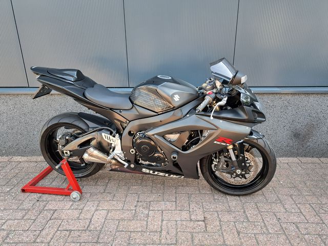suzuki - gsx-r-600