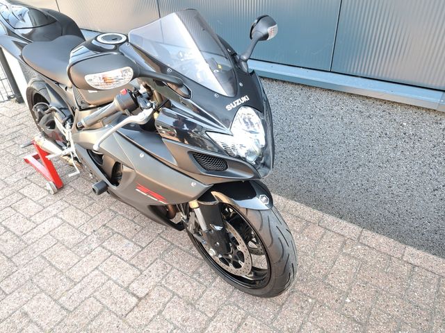 suzuki - gsx-r-600