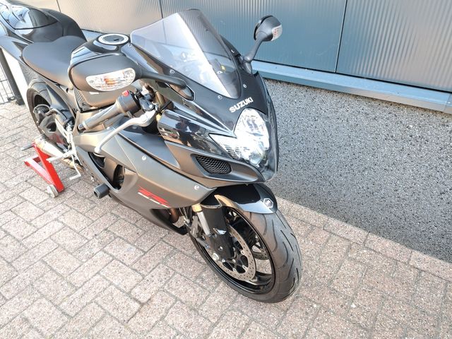 suzuki - gsx-r-600