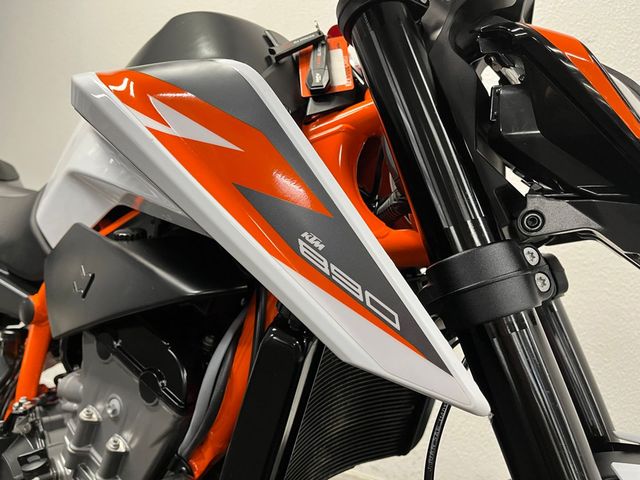 ktm - 890-duke-r