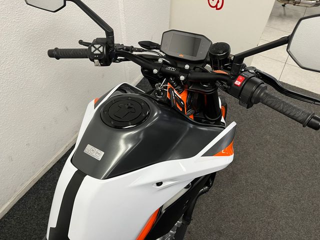 ktm - 890-duke-r