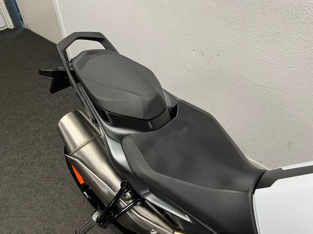 ktm - 890-duke-r