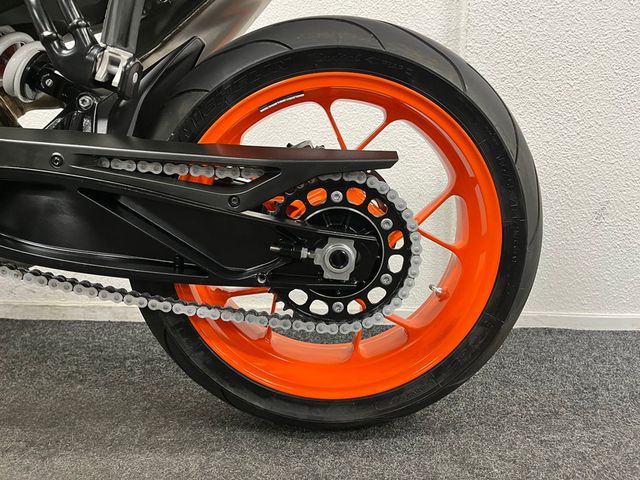 ktm - 890-duke-r