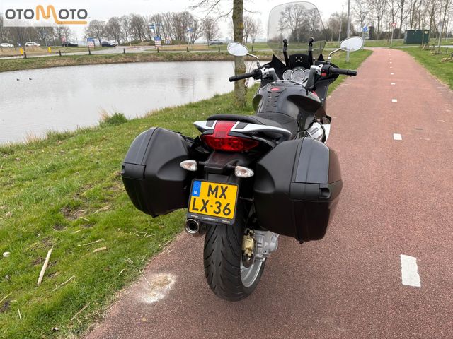 moto-guzzi - norge-1200-gt