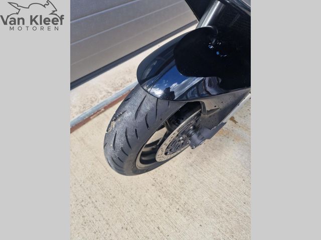 honda - cbr-900-rr-fireblade