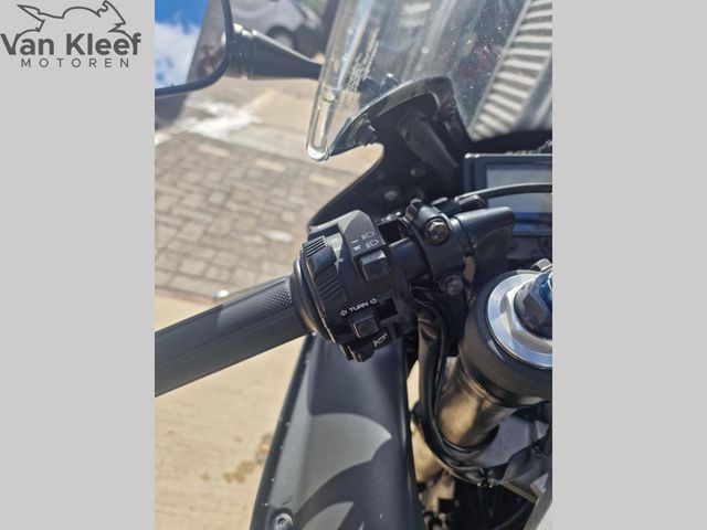 honda - cbr-900-rr-fireblade