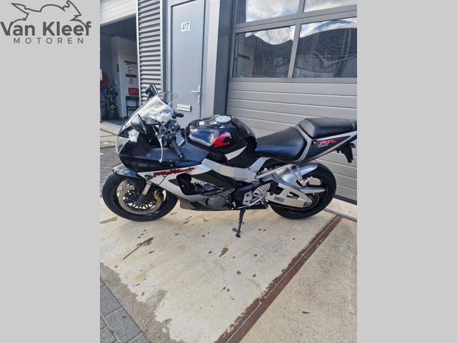 honda - cbr-900-rr-fireblade