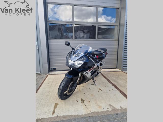 honda - cbr-900-rr-fireblade