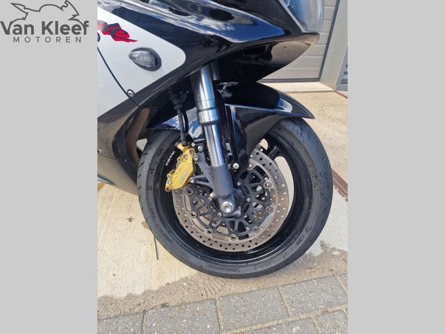 honda - cbr-900-rr-fireblade