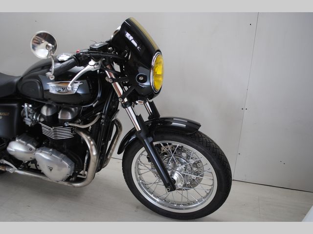 triumph - thruxton-900