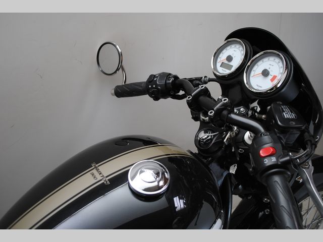 triumph - thruxton-900