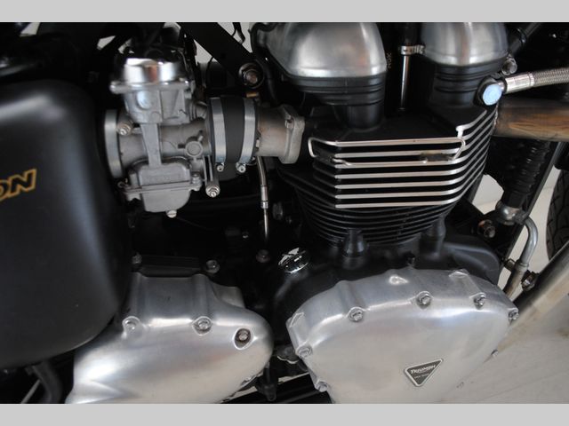 triumph - thruxton-900