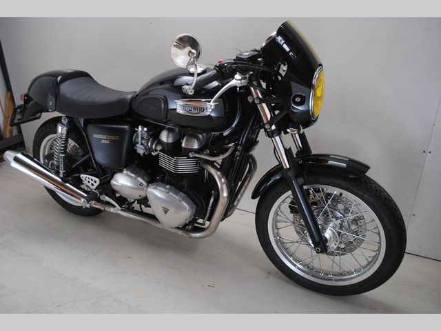 triumph - thruxton-900