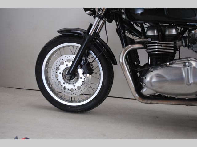triumph - thruxton-900